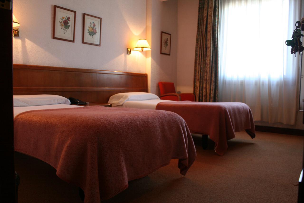Hostal Gran Via Vigo Extérieur photo
