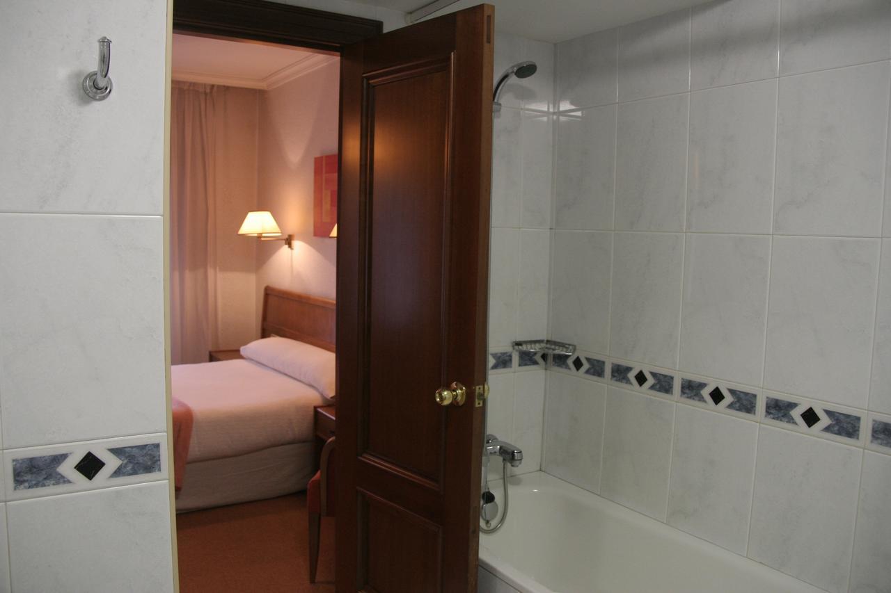 Hostal Gran Via Vigo Extérieur photo