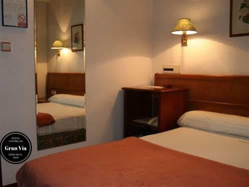 Hostal Gran Via Vigo Extérieur photo